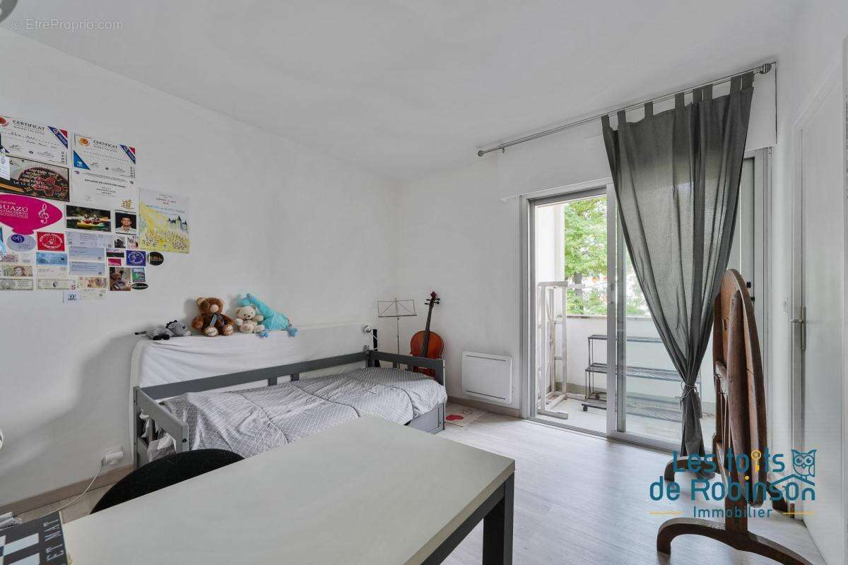Appartement à LE PLESSIS-ROBINSON