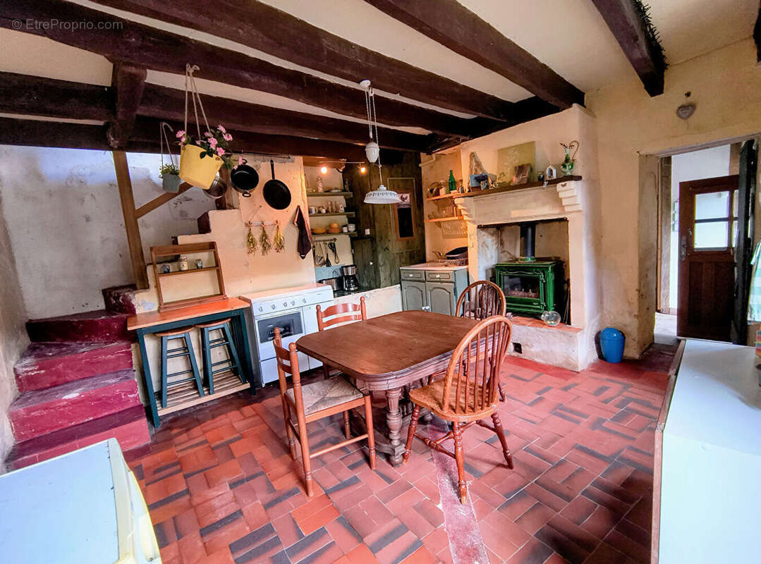 Maison à AMBAZAC