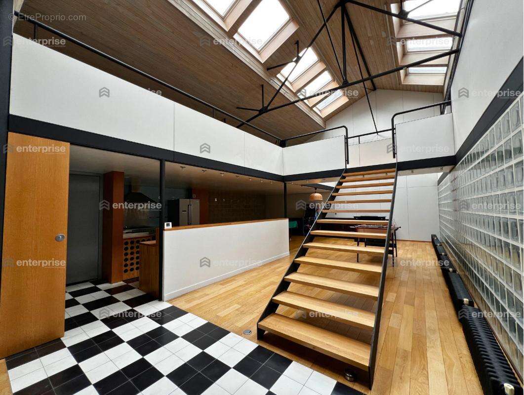 Exclusivité - loft bureaux à vendre – 350 m² – amiens centre ville – jardin & parkings - photo 2