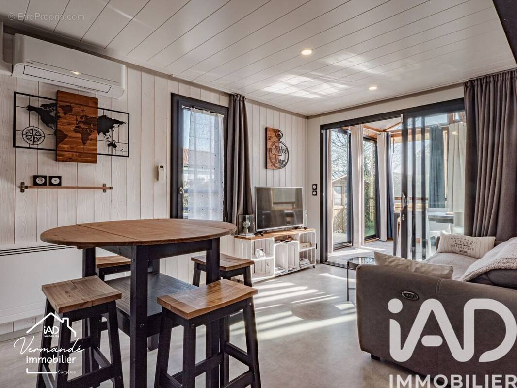 Photo 1 - Maison à SURGERES