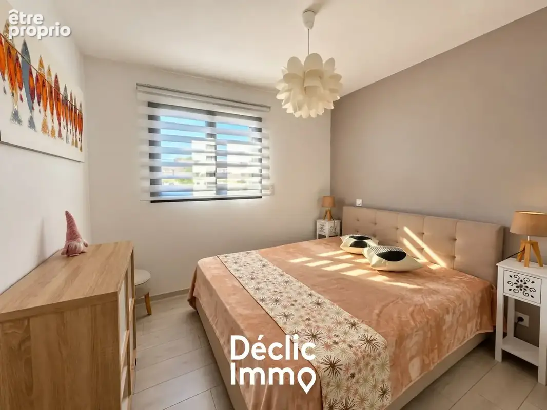 Villa contemporaine  5 chambres  piscine  vue mont saint-loup  vendue meublée - photo 12