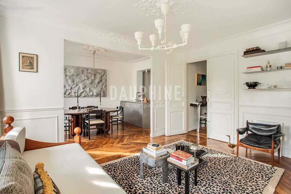 Appartement à PARIS-7E