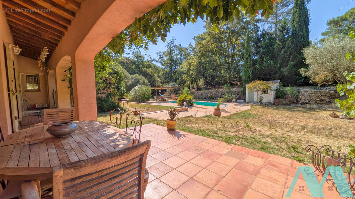 Maison 5 pièces 160m2 sur 2ha de terrain avec piscine - photo 3