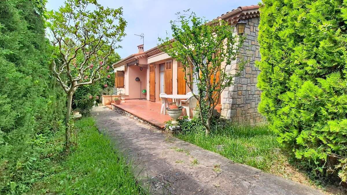 Maison à MOUGINS