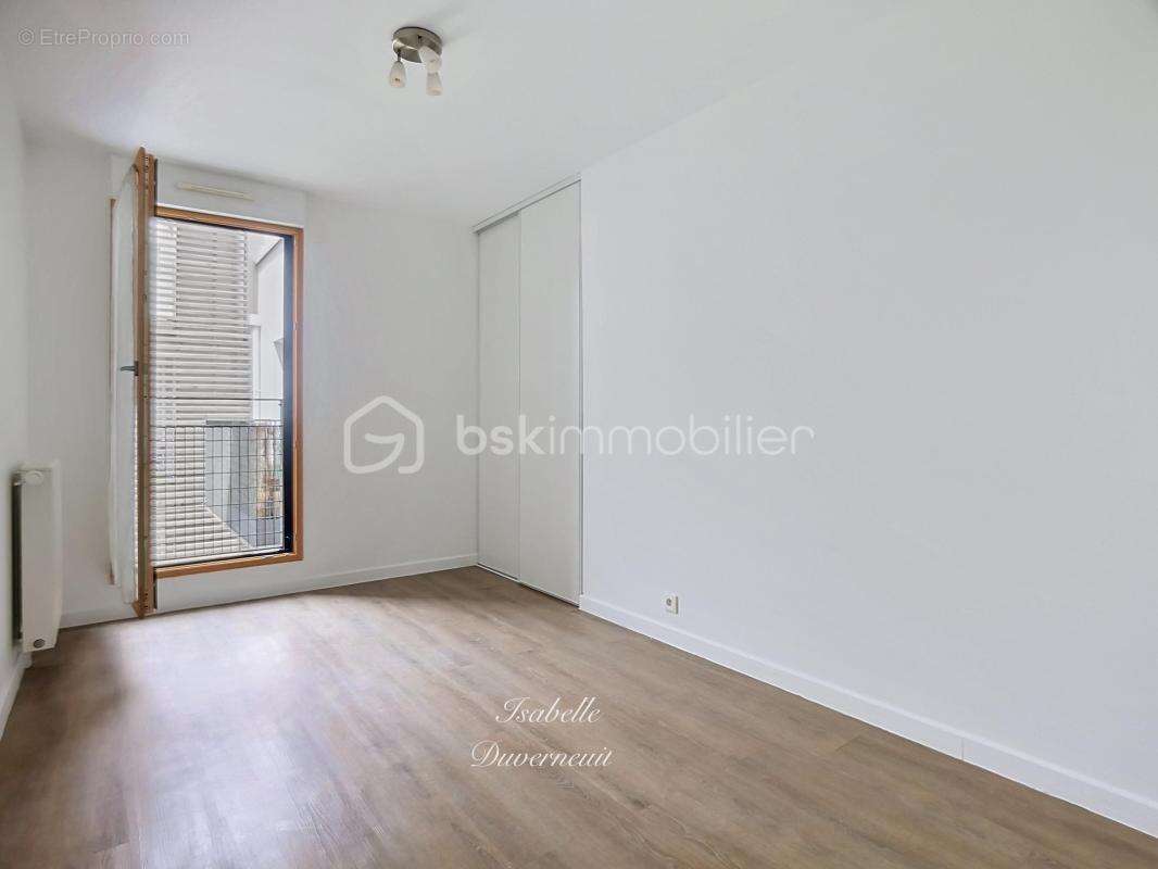 Montévrain – bureaux / cabinet professionnel 72 m² avec terrasse, balcon et parking - photo 2