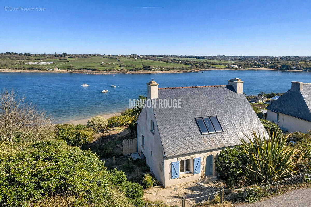 Maison à PLOUGUIEL