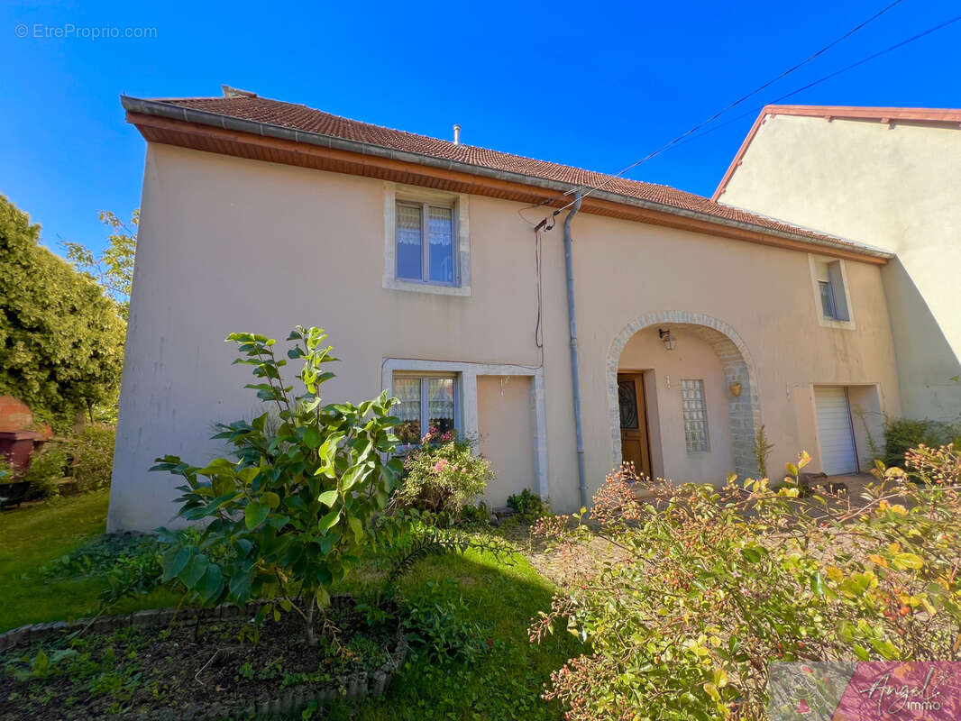 Maison à MERCEY-LE-GRAND