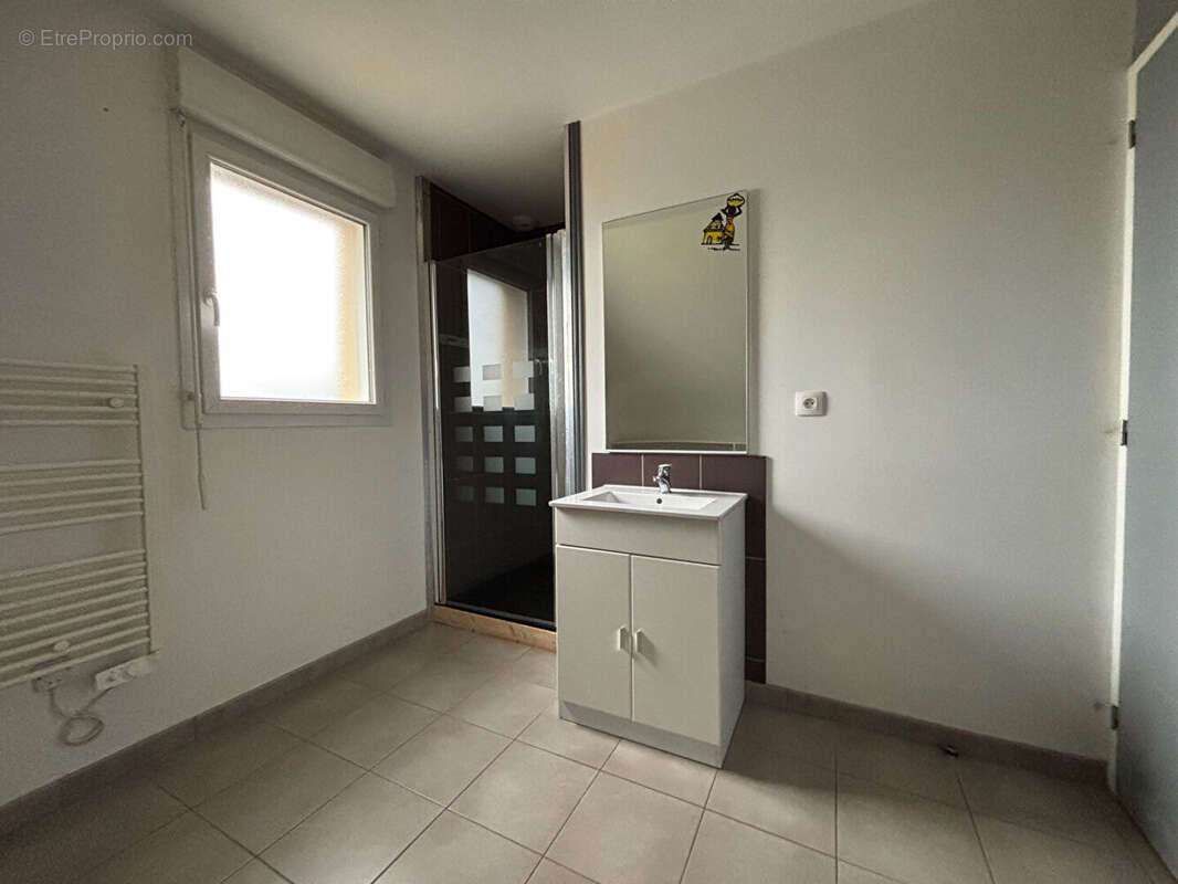 Maison à MESLAY-DU-MAINE