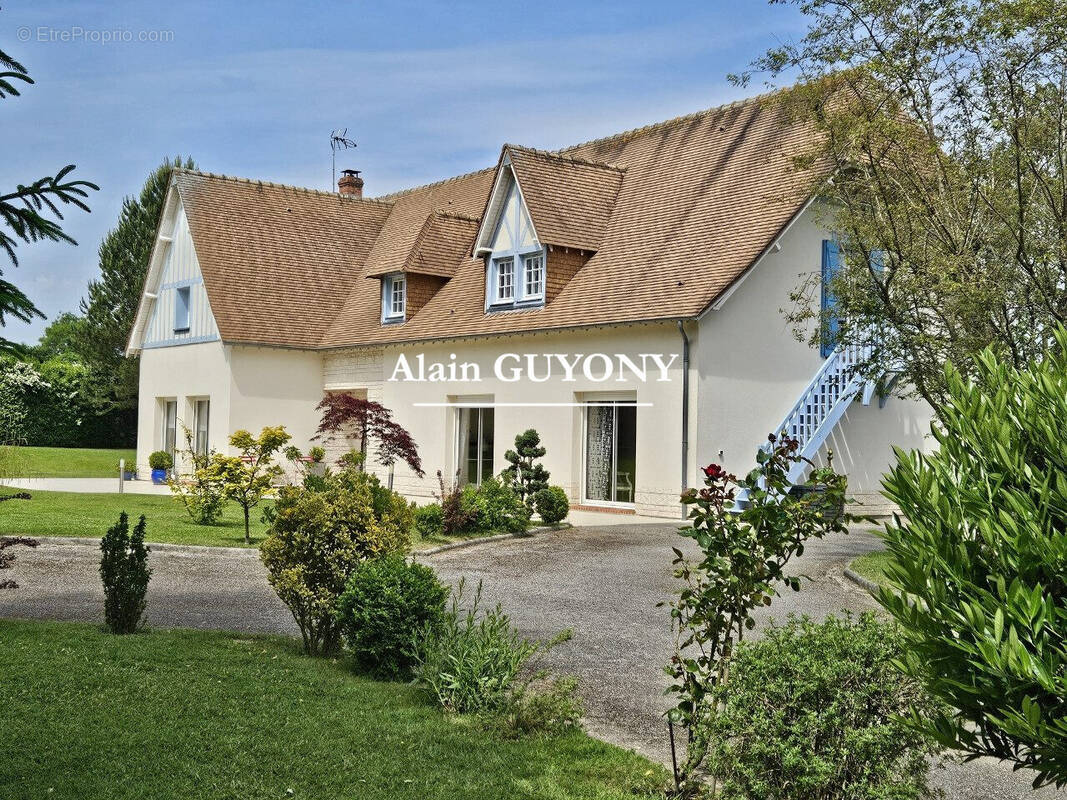 Maison à PONT-L'EVEQUE