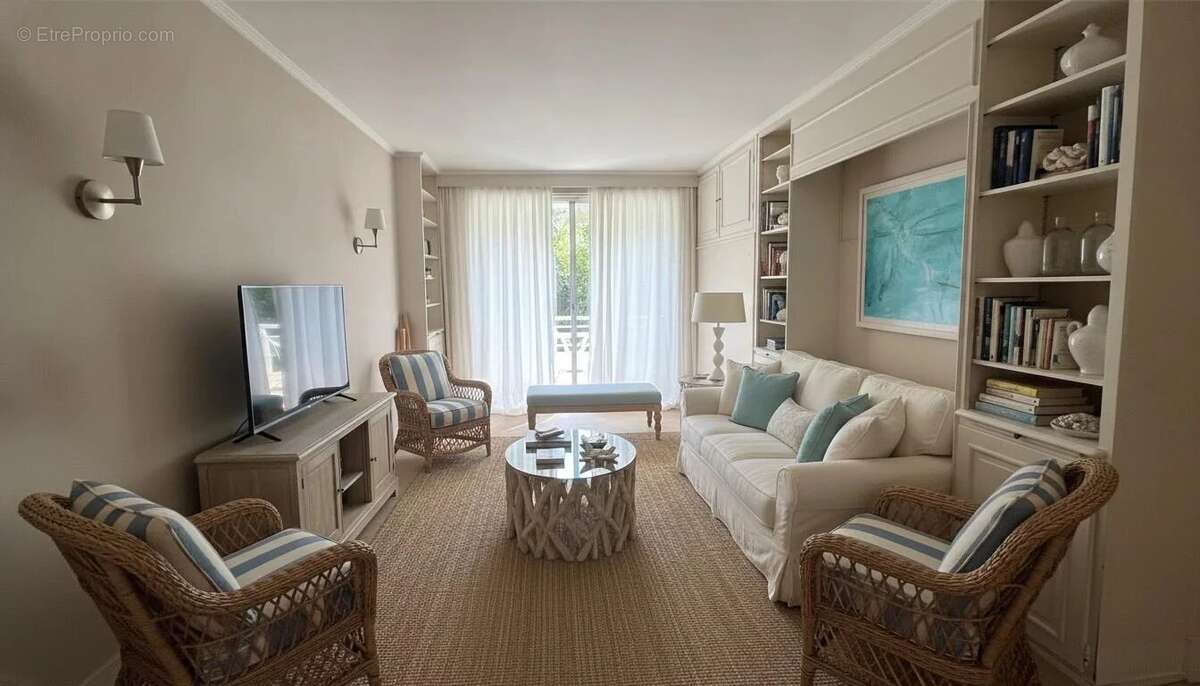 Appartement à FRESNES
