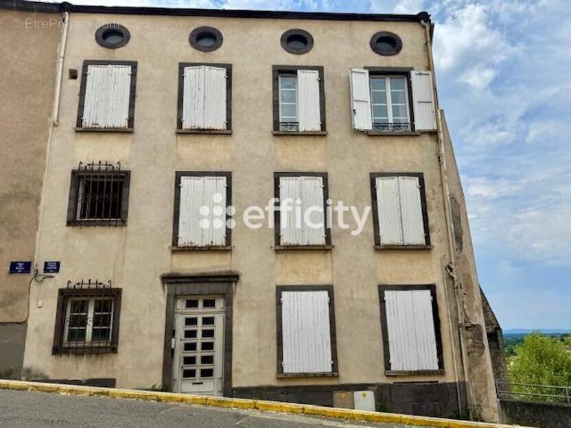 Appartement à THIERS