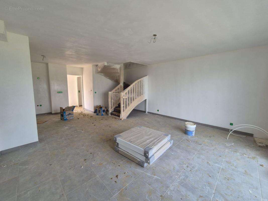 Maison 89 m² à Puiseux-En-France  - photo 2
