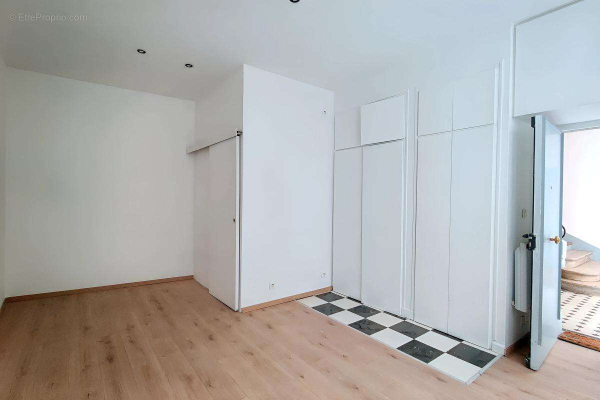 Appartement à PARIS-2E