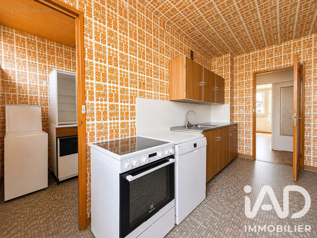 Appartement 92 m² à Le Plessis-Trevise  - photo 7