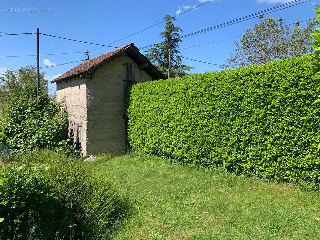 Maison à SAINT-JEAN-DE-CHEVELU