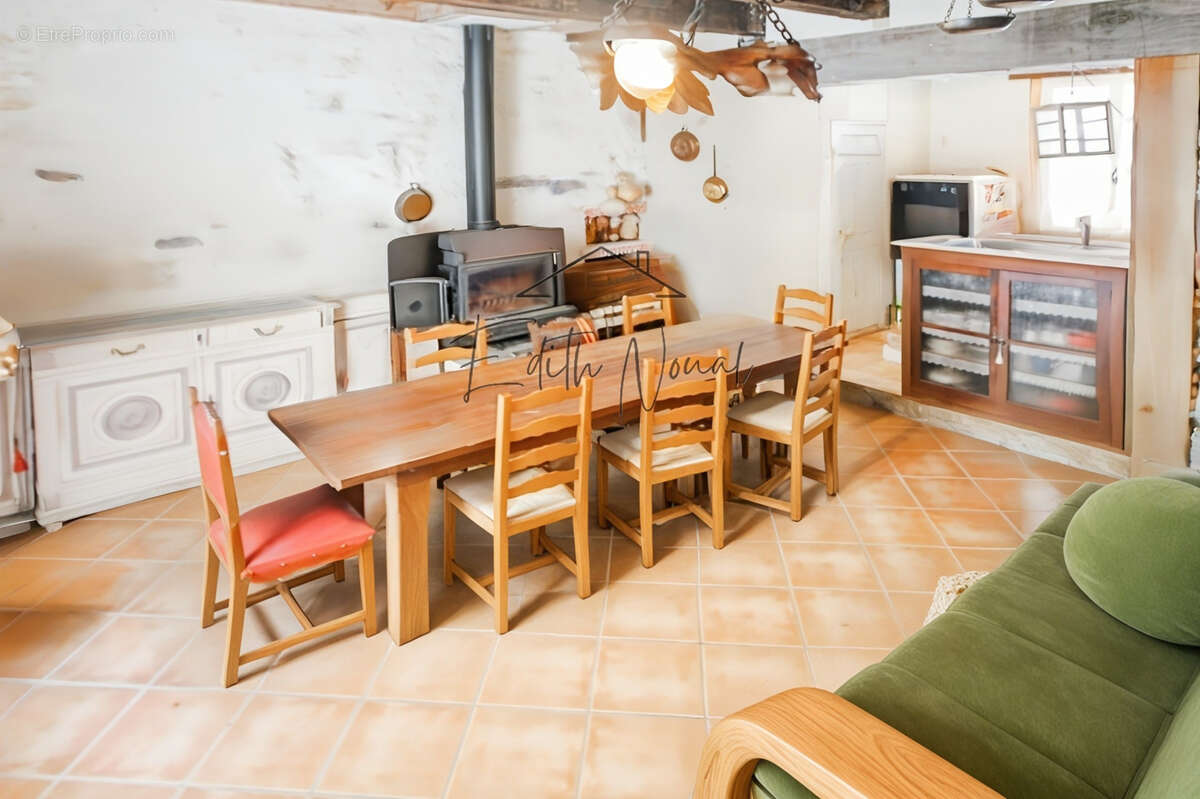 Maison à SAINT-FELIX-DE-SORGUES