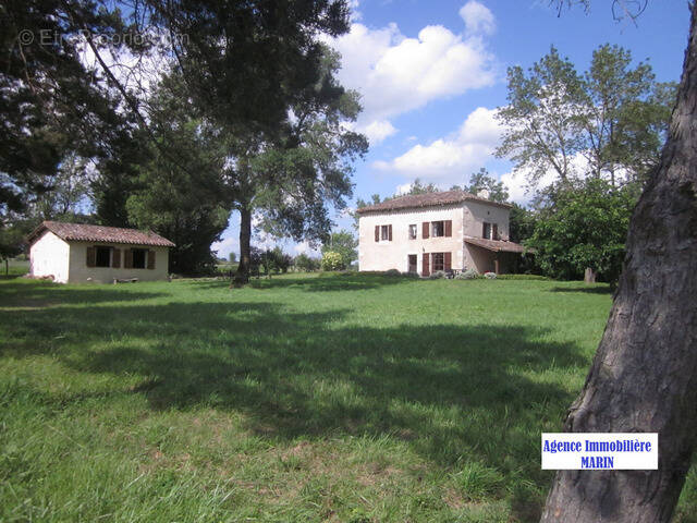 Maison à CASTELNAU-MONTRATIER