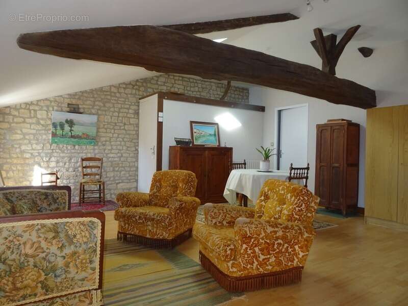 Maison à HIERSAC