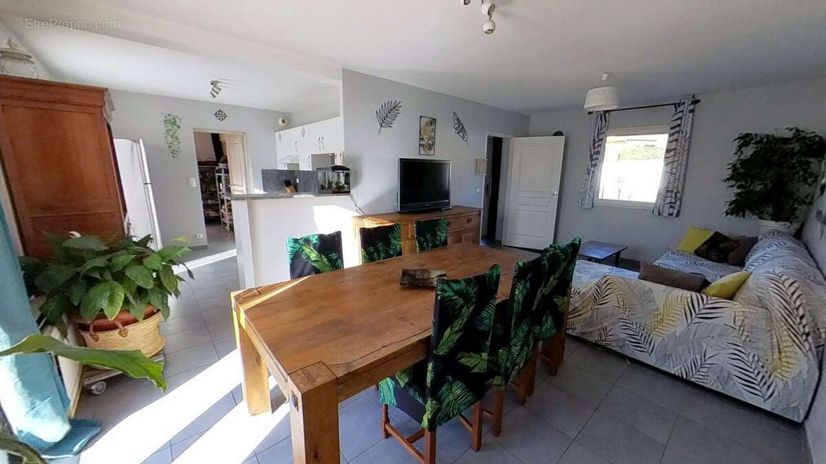 Maison à LASGRAISSES