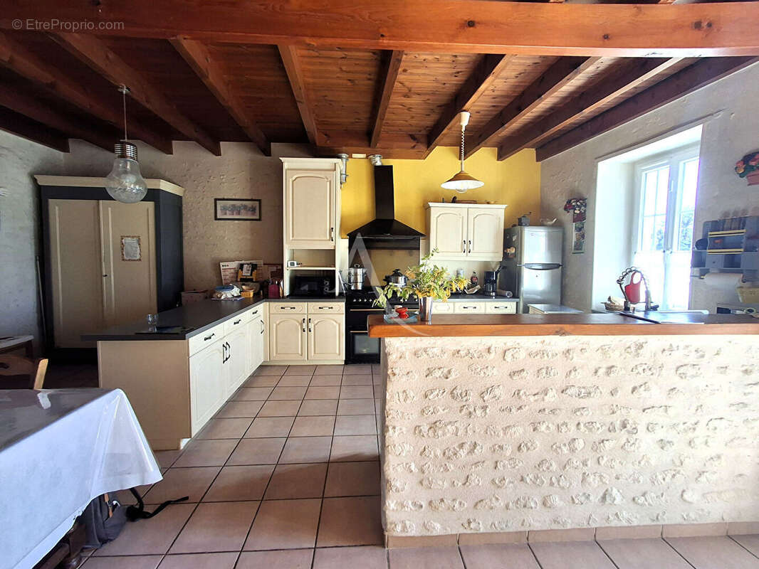 Maison 9 pièces 242 m2 avec dépendances. 5 min de SAINTES - photo 12