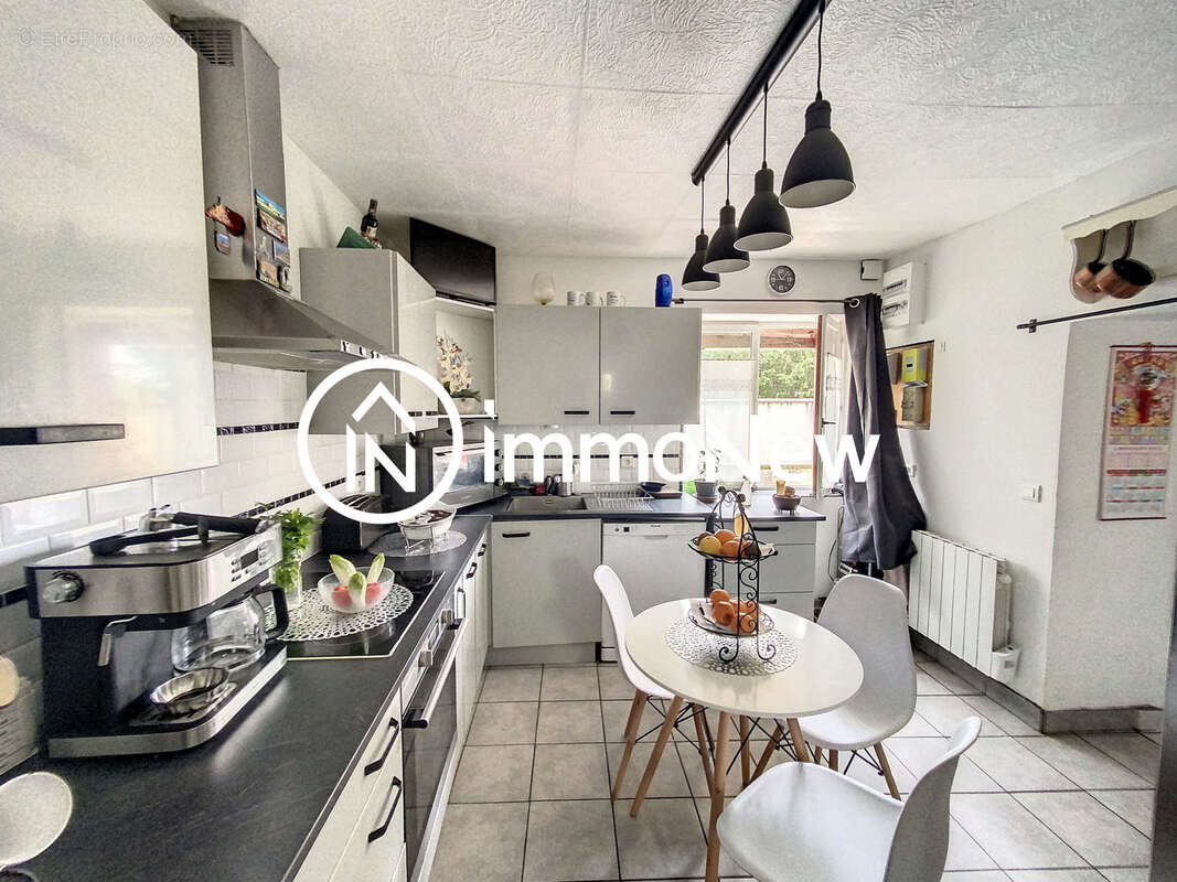 Maison à DONVILLE-LES-BAINS