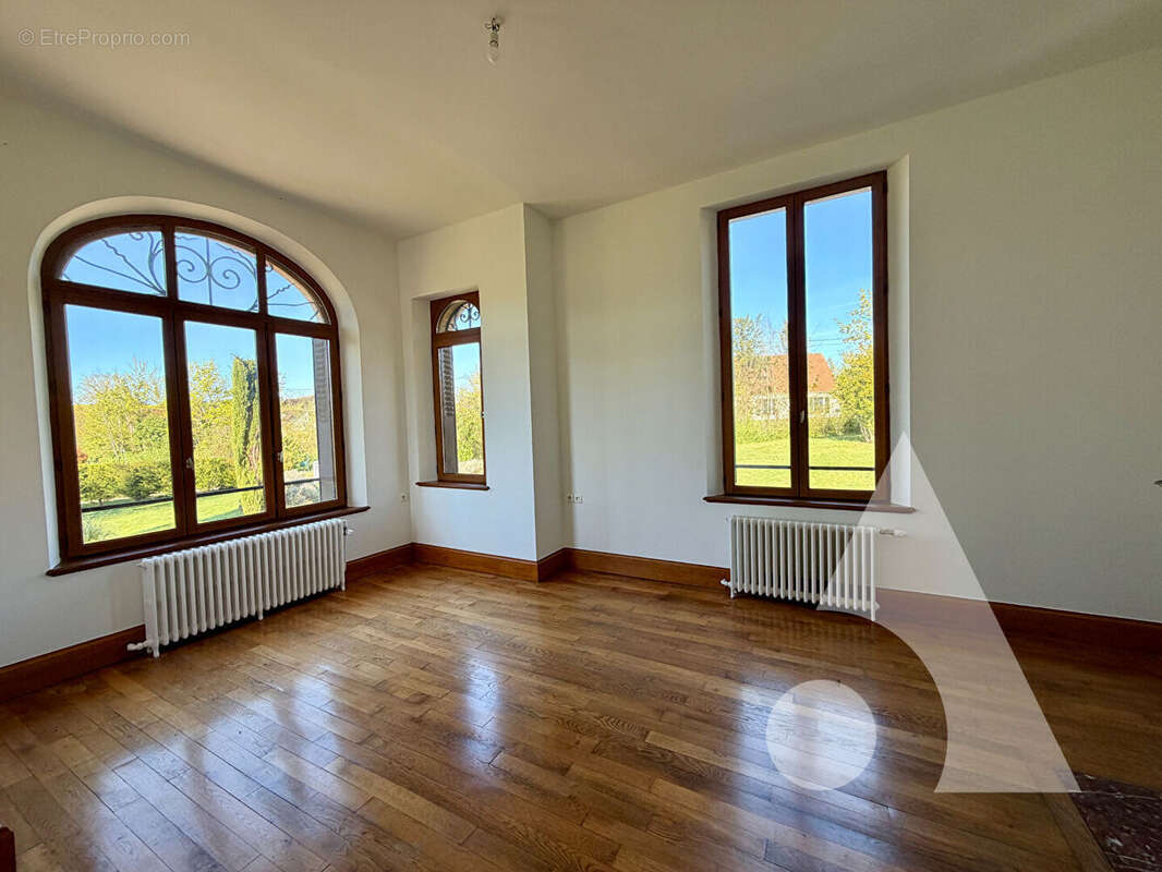 Maison à AIX-EN-OTHE