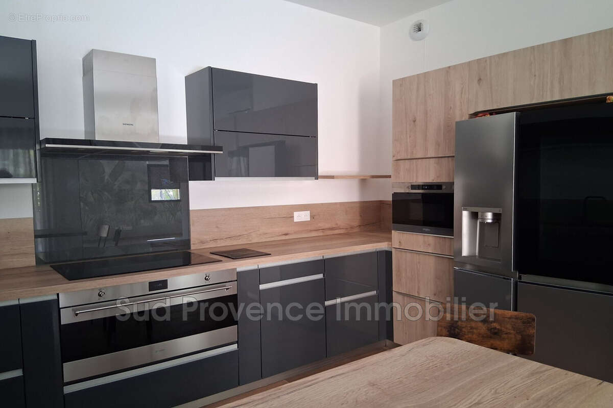 Appartement à VALLAURIS