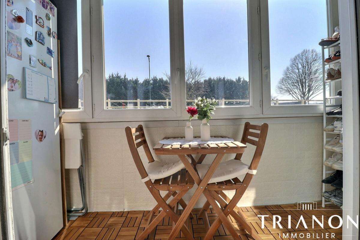 Appartement à LES CLAYES-SOUS-BOIS