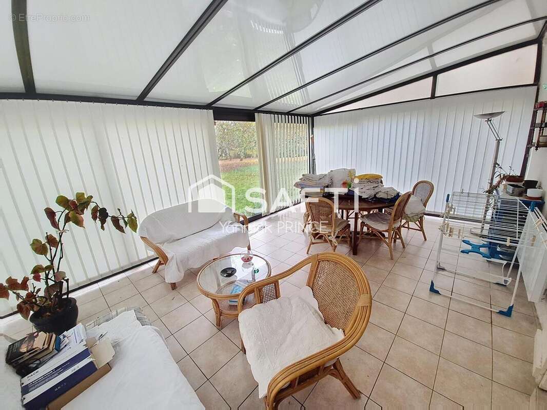 Maison 181 m² à Villeneuve-L'archeveque  - photo 4