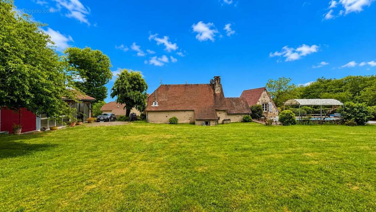Maison à LACAPELLE-MARIVAL