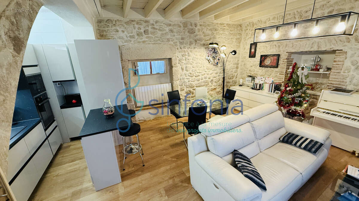 Maison à LA CALMETTE