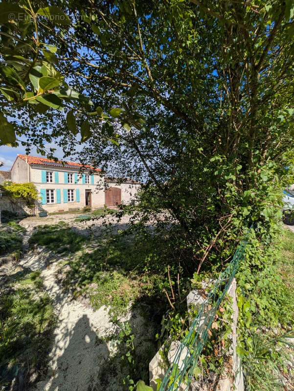 Maison à MONTILS