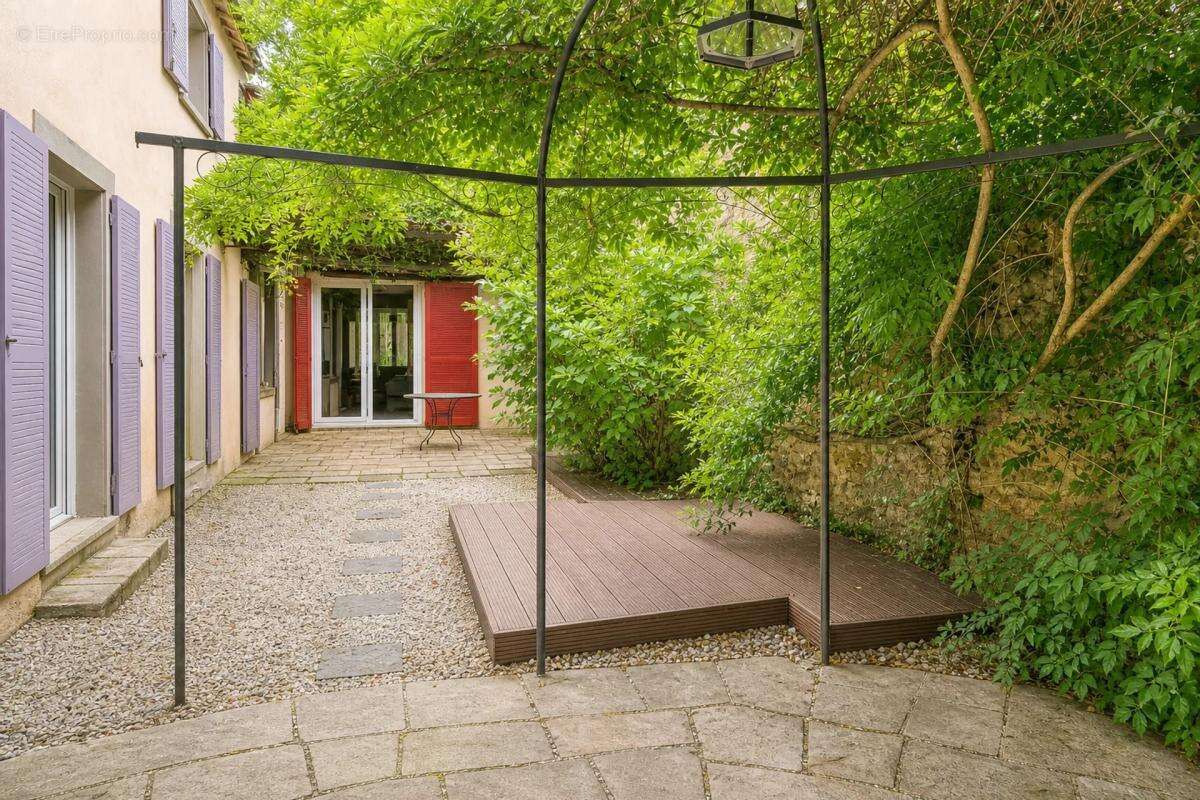 Maison de 7 pièces de 209 m² à Nogent-le-Rotrou - photo 4