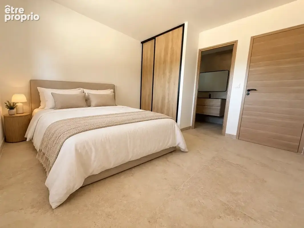 Appartement T4 (92m2) rez-de-jardin au calme absolu - photo 7