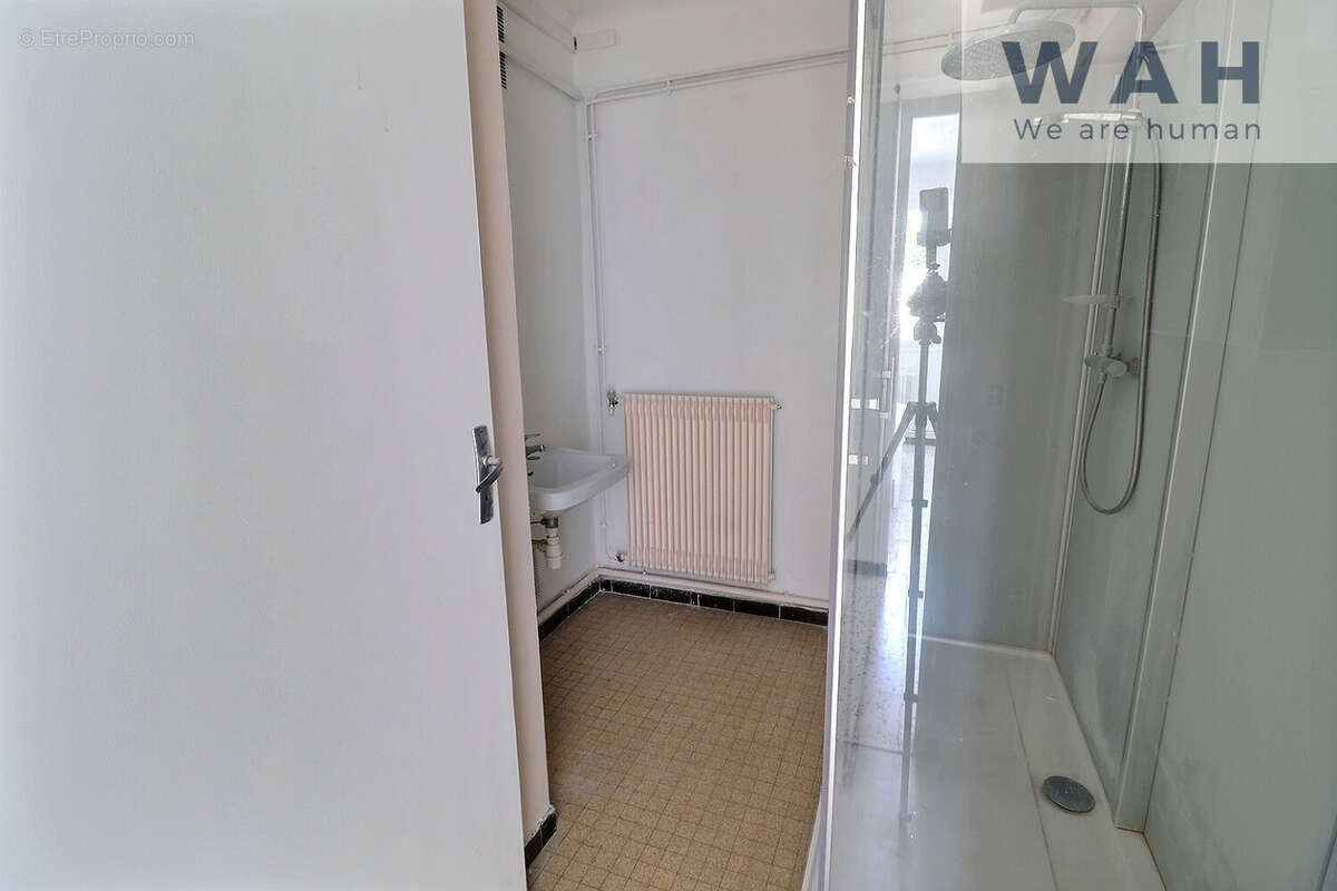 Appartement à LAMALOU-LES-BAINS