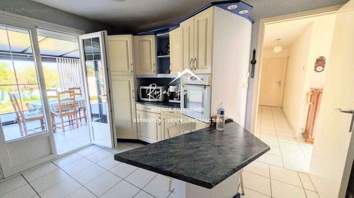 Cuisine A et E - Maison à PREUILLY-SUR-CLAISE