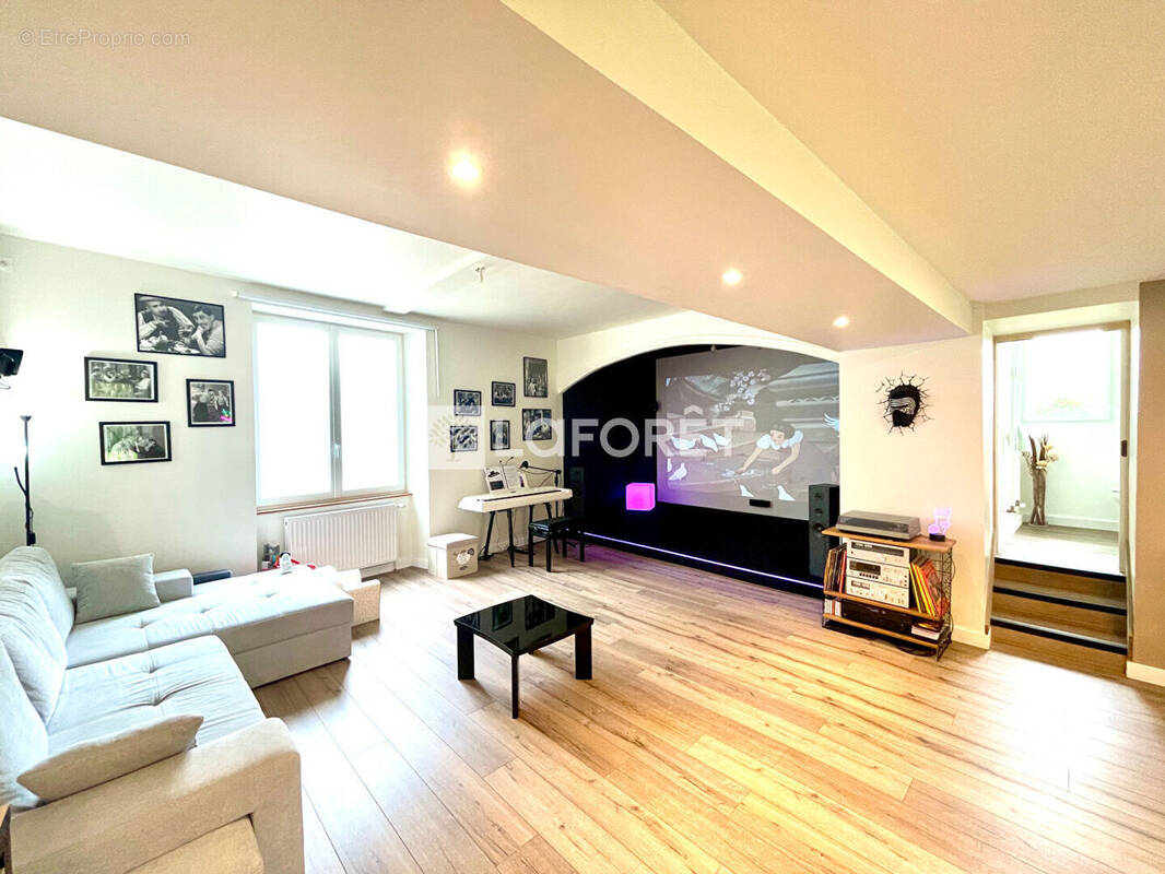 Maison à RIEUPEYROUX