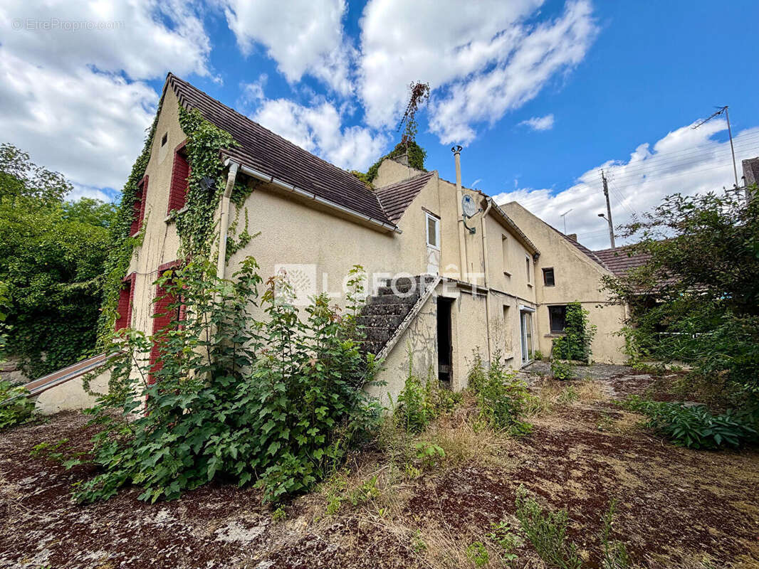 Maison Bury 9 pièce(s) 150 m2 - photo 2
