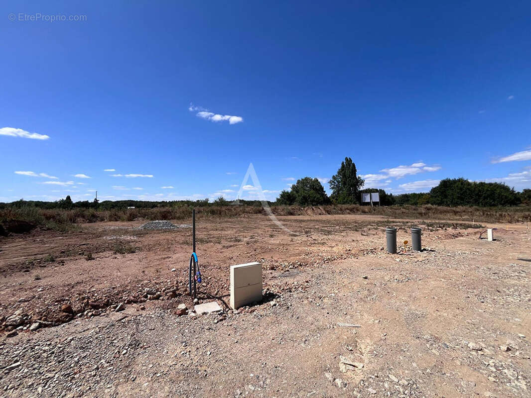 Terrain Laval 1125 m2 viabilisé et libre de constructeur - photo 2