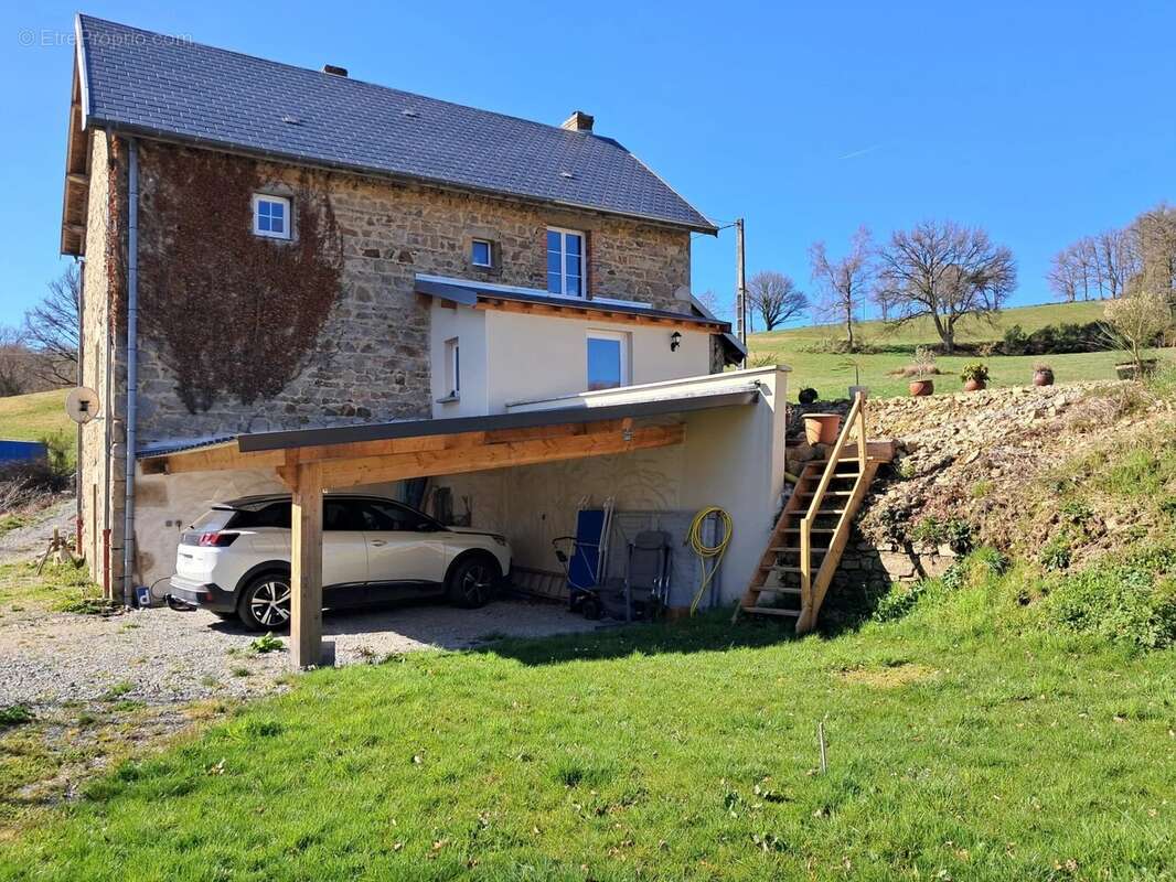Maison à SAINT-GERVAIS-D&#039;AUVERGNE
