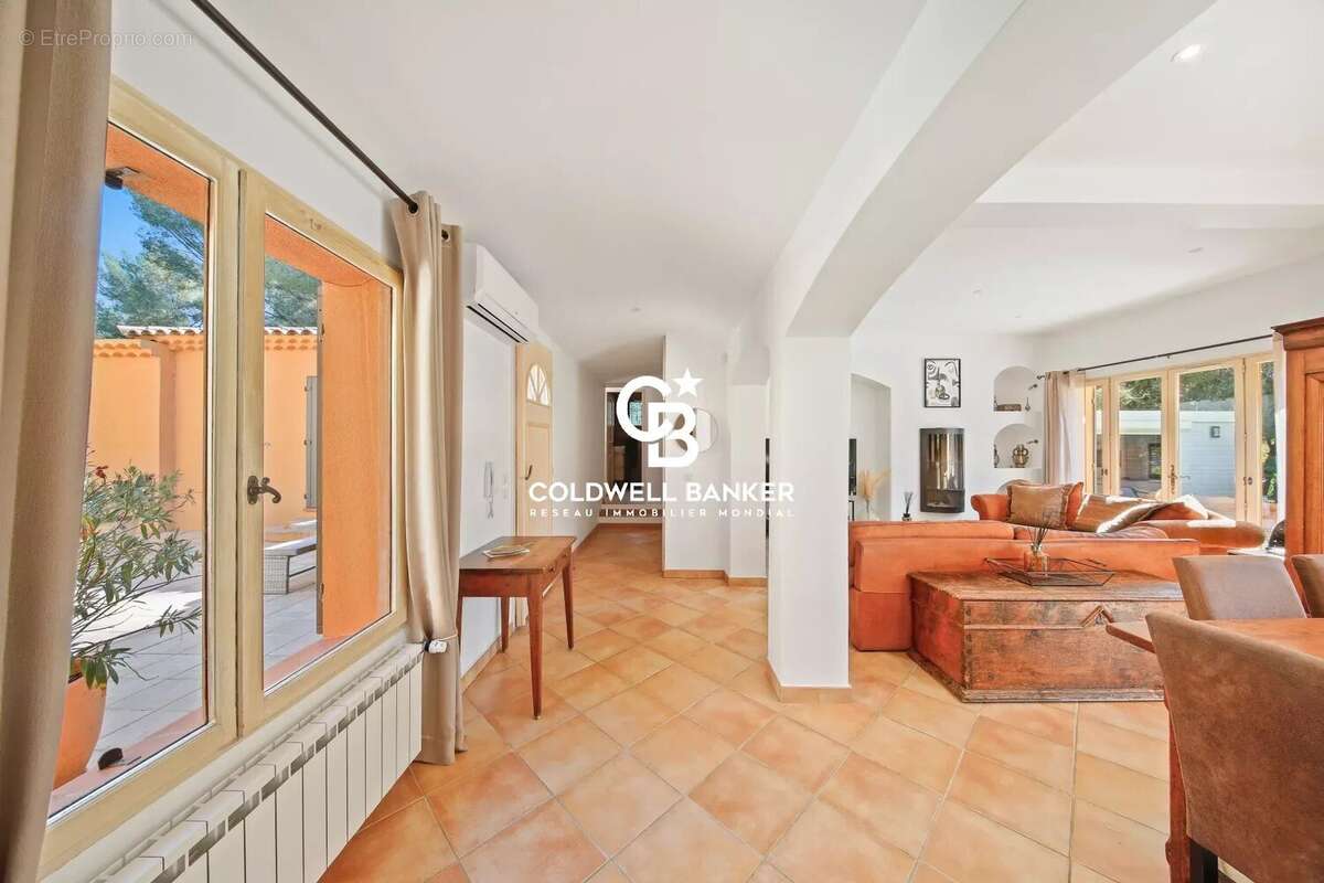 Maison à BORMES-LES-MIMOSAS