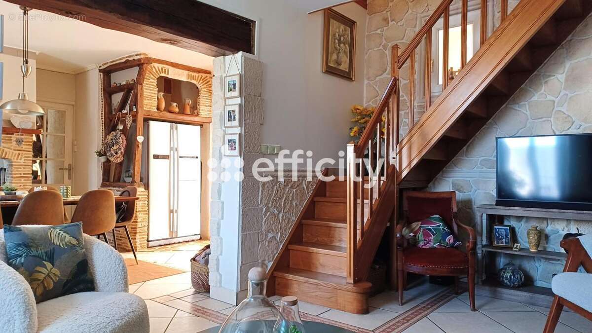 Maison à ONS-EN-BRAY