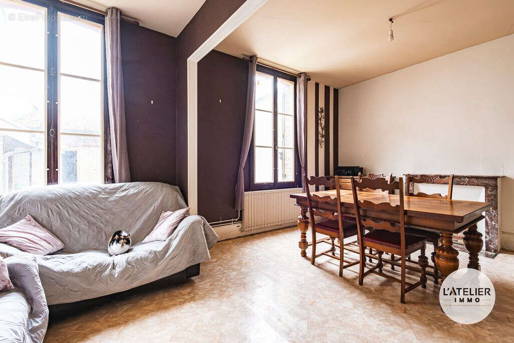 Maison à AY