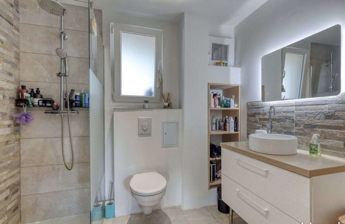 HIDRI IMMO PLUS vous propose un appartement T4 avec balcon et cave à Saint-Martin-d'Hères - photo 9