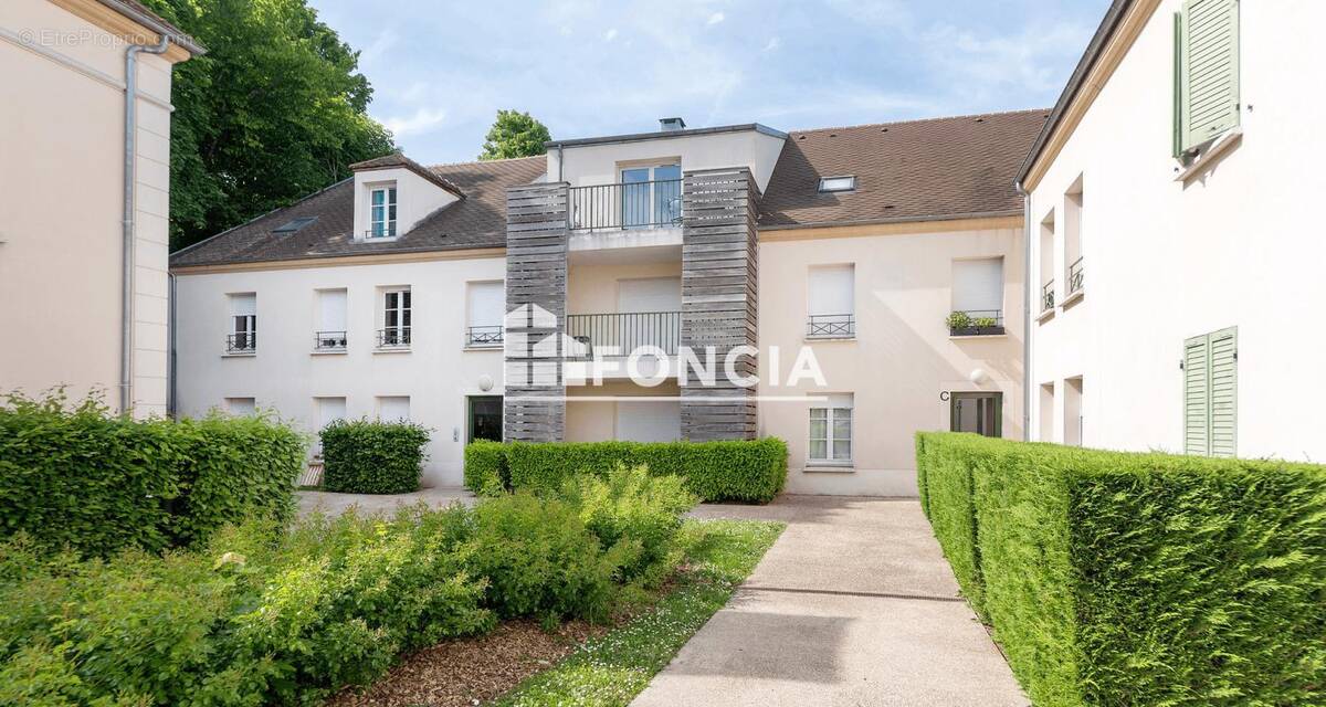 Appartement à MOISSY-CRAMAYEL