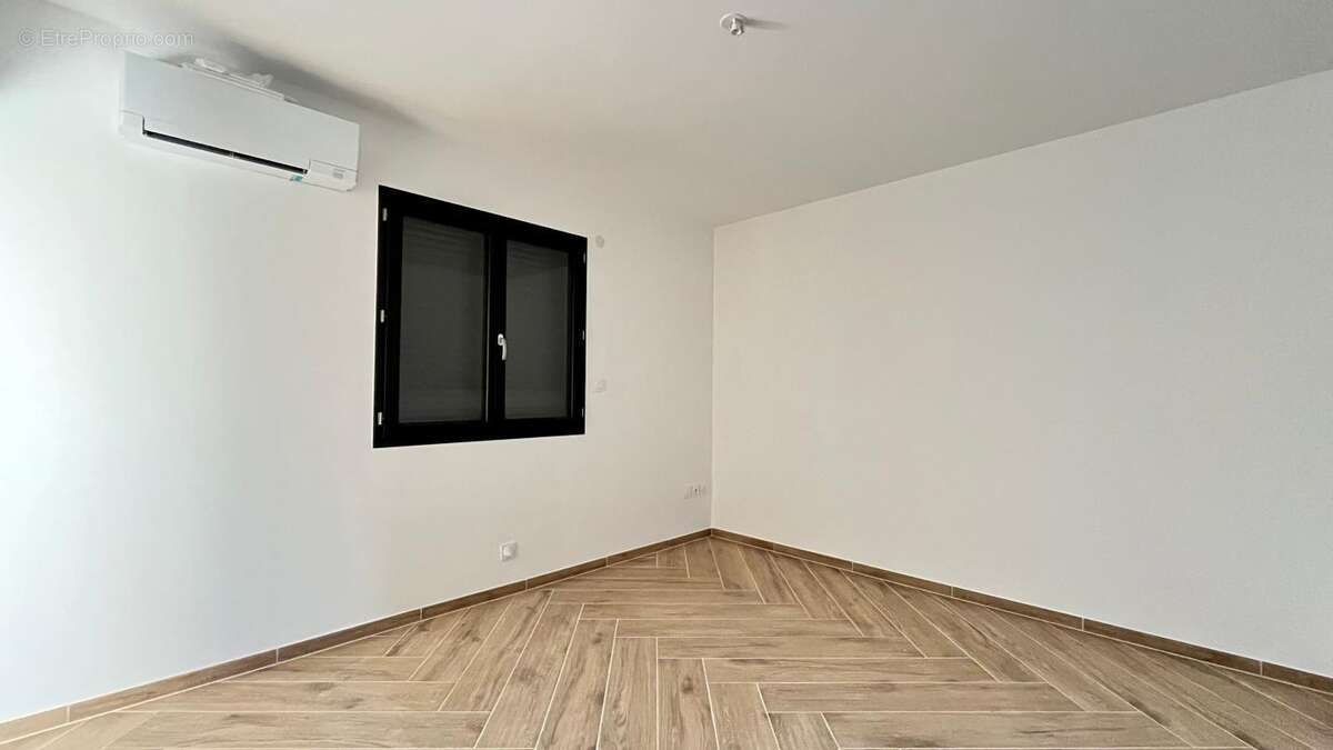 Maison à SERVES-SUR-RHONE