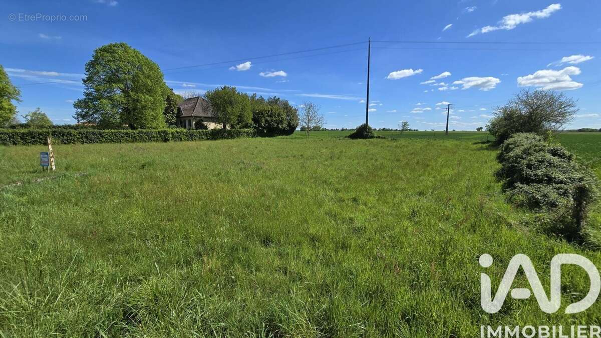 Photo 3 - Terrain à SAINT-SAVIOL