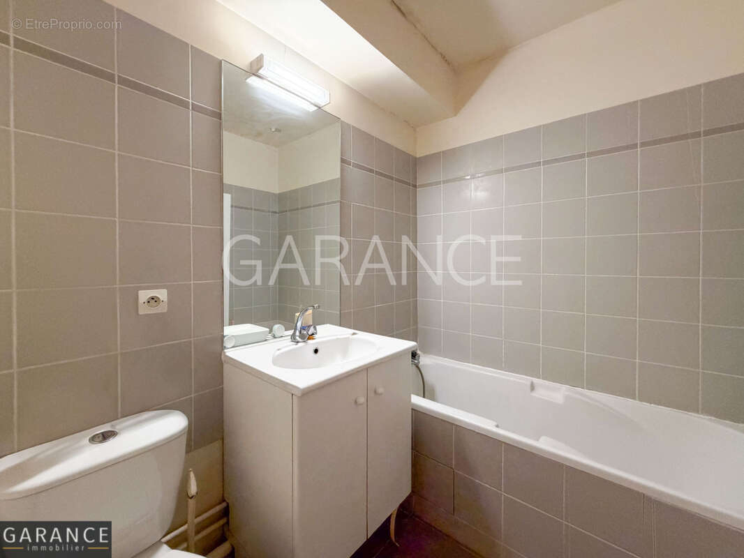 Appartement à PARIS-14E