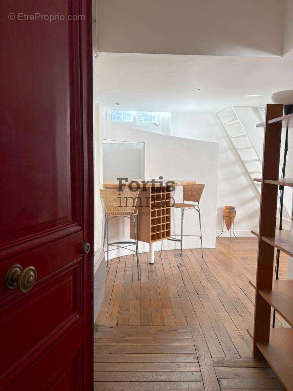 Appartement à PARIS-7E