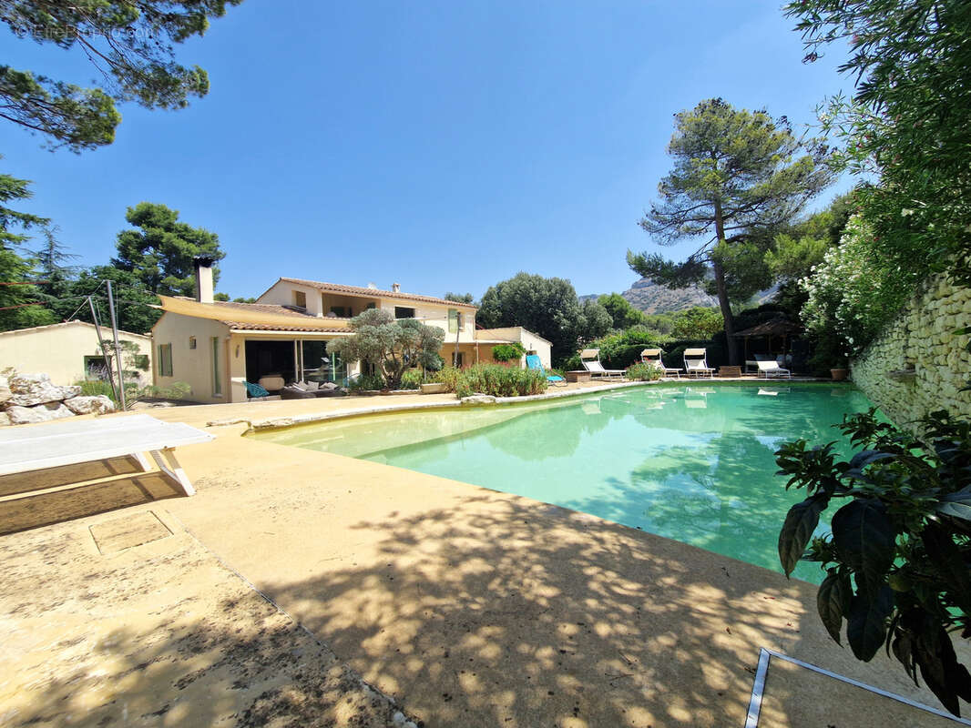 Magnifique villa 209 m2 type 7 avec piscine, double garage et vue Luberon - photo 7